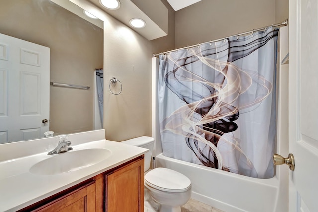 full bath featuring vanity, shower / tub combo with curtain, and toilet