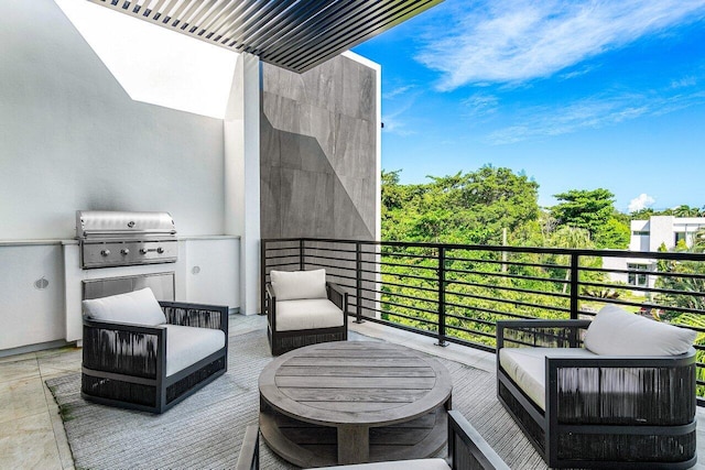 914 Palm Trl, Delray Beach, FL 33483 - balcony featuring an outdoor living space and grilling area