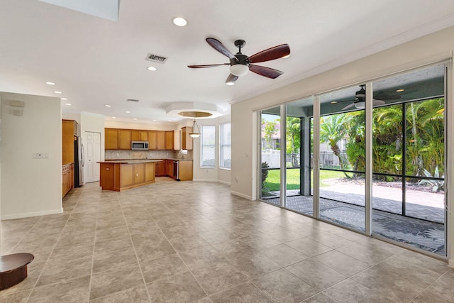 unfurnished living room featuring ceiling fan, recessed lighting, baseboards, light tile patterned floors, and visible vents