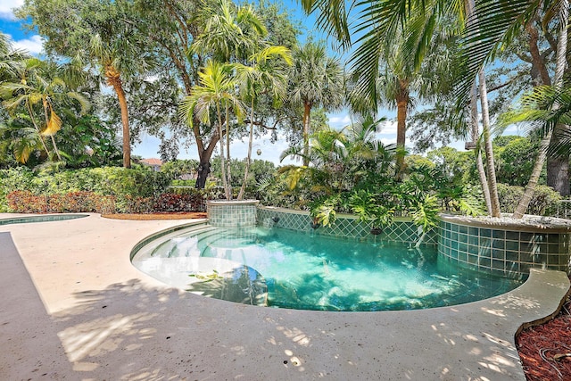 4474 Thornwood Cir, Palm Beach Gardens, FL 33418 - view of outdoor pool