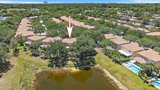 4474 Thornwood Cir, Palm Beach Gardens, FL 33418 - aerial view of residential area featuring a pool area and a large body of water