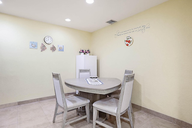 503 Vision Ct, Palm Beach Gardens, FL 33418 - dining room featuring recessed lighting, baseboards, visible vents, and light tile patterned flooring