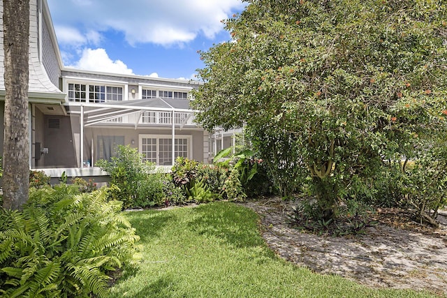 503 Vision Ct, Palm Beach Gardens, FL 33418 - view of yard featuring a balcony