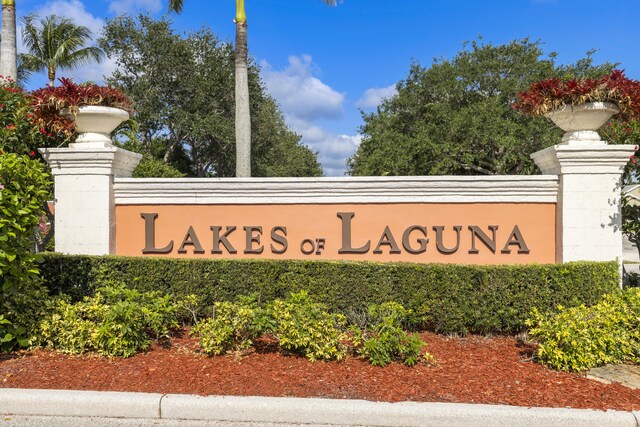 5112 Victoria Cir, West Palm Beach, FL 33409