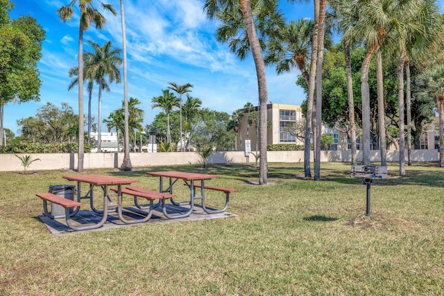 3301 NW 47th Ter Unit 410, Lauderdale Lakes, FL 33319 - view of property's community featuring a lawn