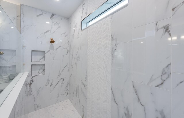 20136 Se Bridgewater Drive Livingston Model, Jupiter, FL 33458 - full bath featuring a marble finish shower