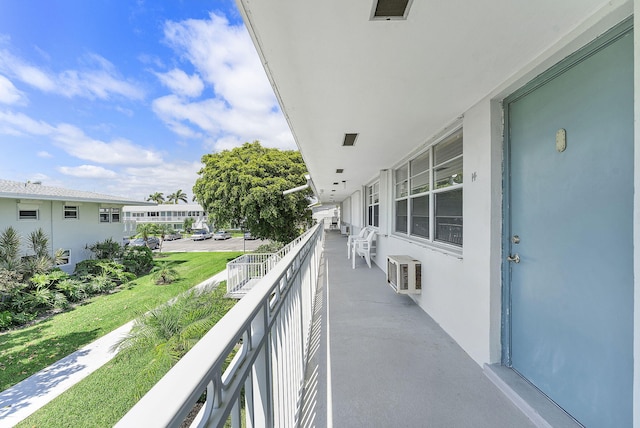 2520 S Federal Hwy Unit 14, Boynton Beach, FL 33435 - balcony with visible vents