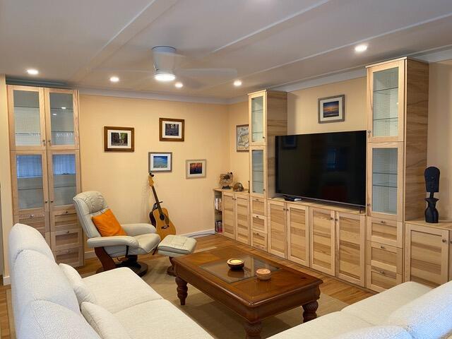 671 SW S River Dr Unit 207, Stuart, FL 34997 - living area featuring light wood-type flooring, recessed lighting, and ceiling fan