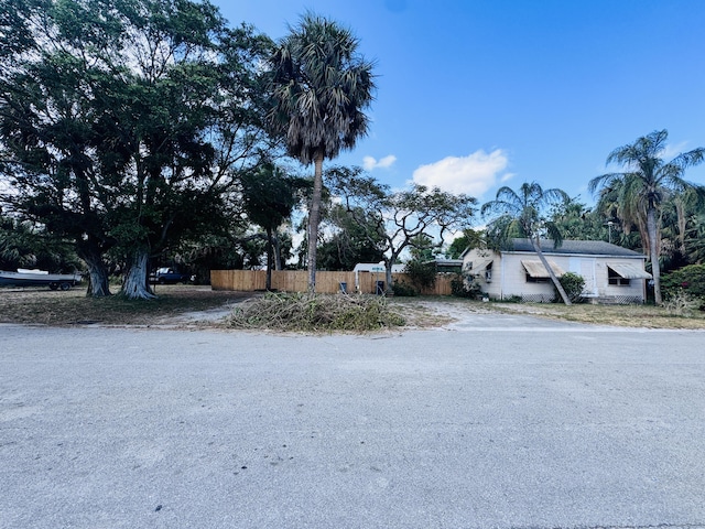2835 Nokomis Ave, West Palm Beach, FL 33409 - exterior space