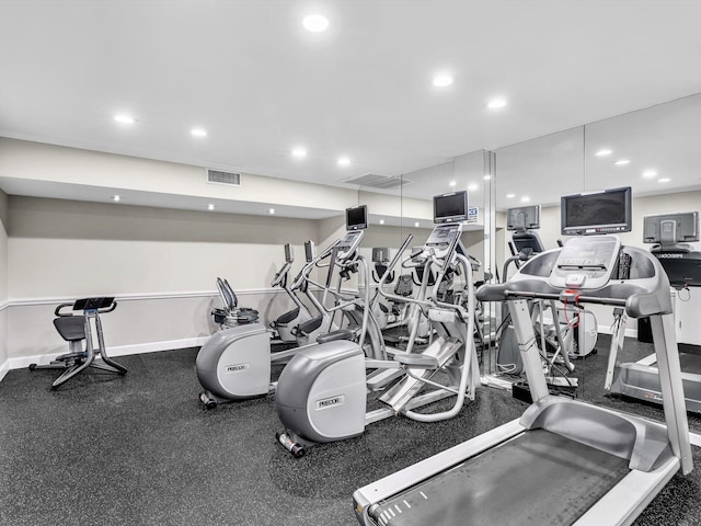 3300 S Ocean Blvd Unit 108S, Palm Beach, FL 33480 - exercise room featuring baseboards, recessed lighting, and visible vents
