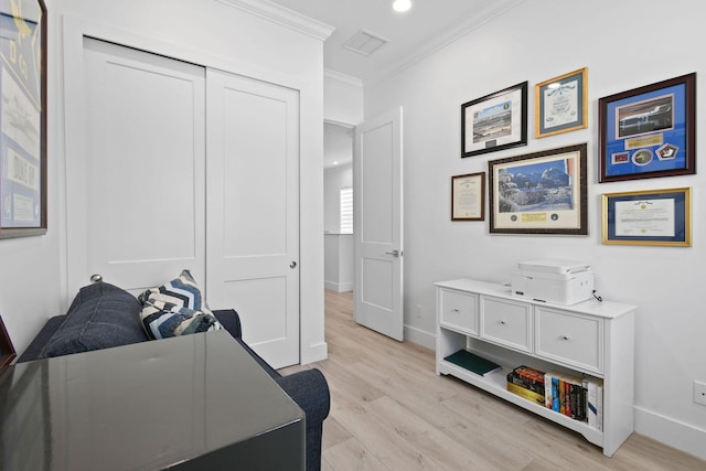 4707 SE Manatee Way, Stuart, FL 34997 - office featuring crown molding, light wood finished floors, recessed lighting, baseboards, and visible vents