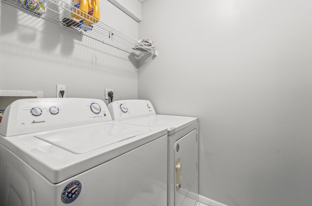 7997 Lakewood Cove Ct, Lake Worth, FL 33467 - laundry area with baseboards, laundry area, and washer and dryer