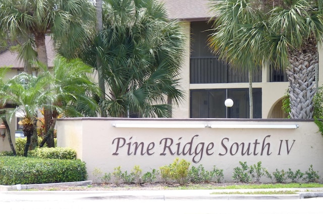 view of community / neighborhood sign