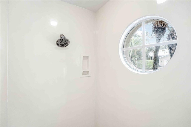 761 SW Lighthouse Dr, Palm City, FL 34990 - full bathroom with vanity, visible vents, curtained shower, toilet, and recessed lighting