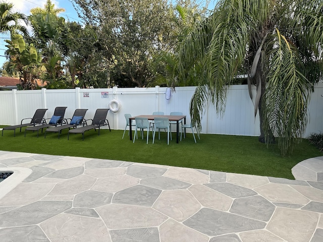5111 NE 27th Ter NE, Lighthouse Point, FL 33064 - view of patio featuring outdoor dining area