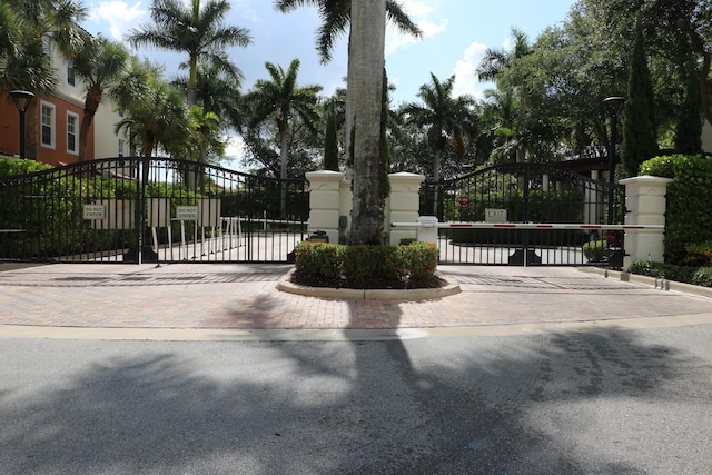 9825 Baywinds Dr Unit 1208, West Palm Beach, FL 33411 - view of gate