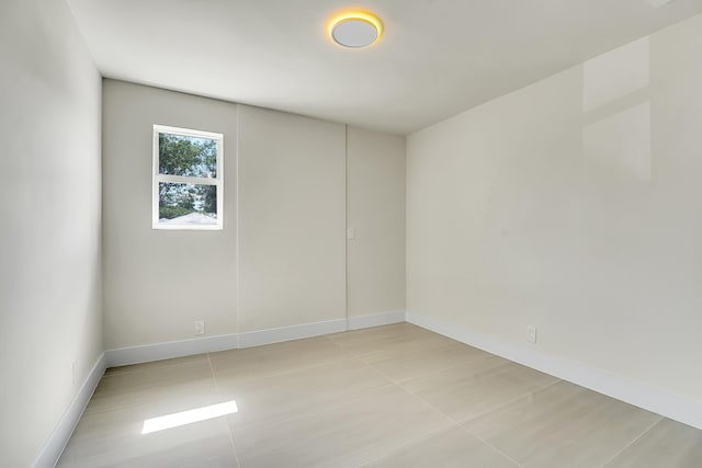 928 Market St, West Palm Beach, FL 33401 - empty room with baseboards