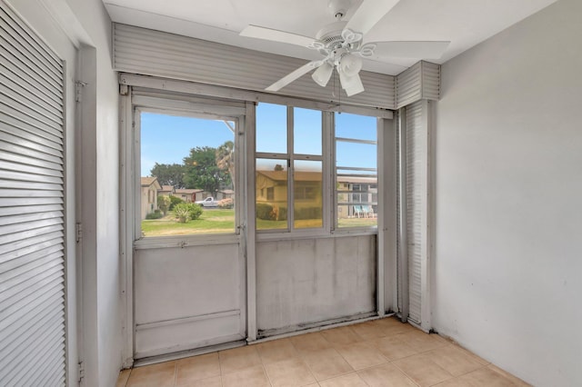 2867 Ashley Dr W Unit G, West Palm Beach, FL 33415 - interior space featuring a healthy amount of sunlight and ceiling fan