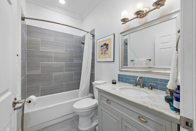 10056 Lexington Cir N, Boynton Beach, FL 33436 - full bath featuring crown molding, shower / bath combo, vanity, toilet, and backsplash