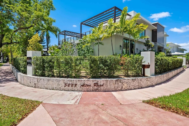 5288 Alton Rd Share B, Unit Share B, Miami Beach, FL 33140 - view of side of property with stucco siding