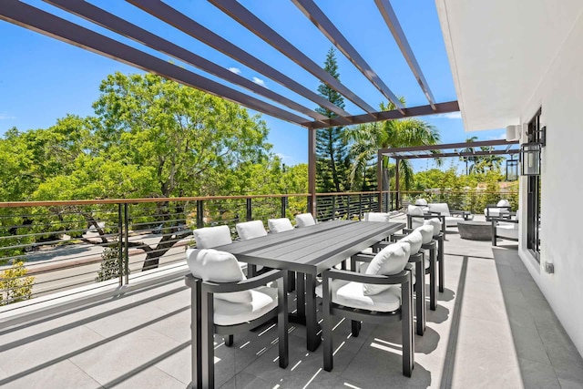 5288 Alton Rd Share B, Unit Share B, Miami Beach, FL 33140 - view of patio featuring a pergola and outdoor dining space