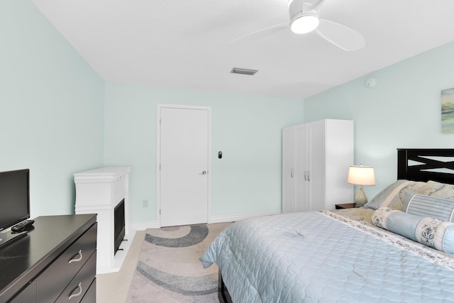 bedroom featuring a ceiling fan