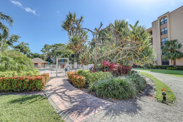 950 Egret Cir Unit 5409, Delray Beach, FL 33444 - surrounding community with fence and a gate