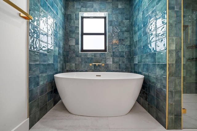 1516 Wagner Cir, Lake Clarke Shores, FL 33406 - full bathroom featuring a freestanding bath and tile walls