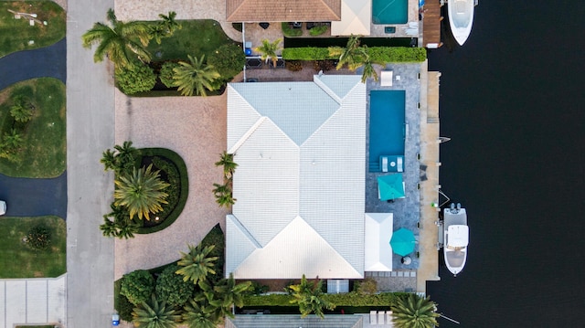 drone / aerial view of a pool area