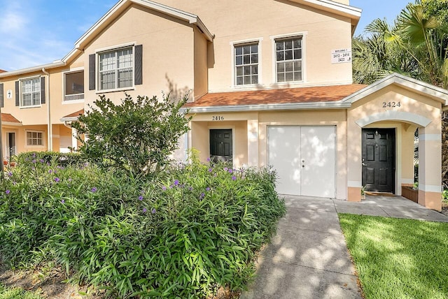 view of front of house with stucco siding
