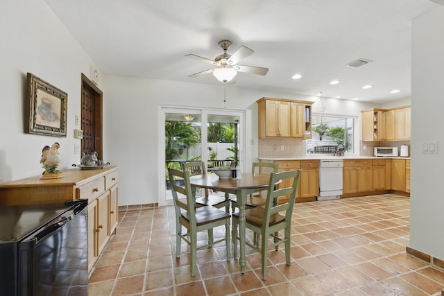 dining space featuring visible vents, a toaster, recessed lighting, a ceiling fan, and baseboards