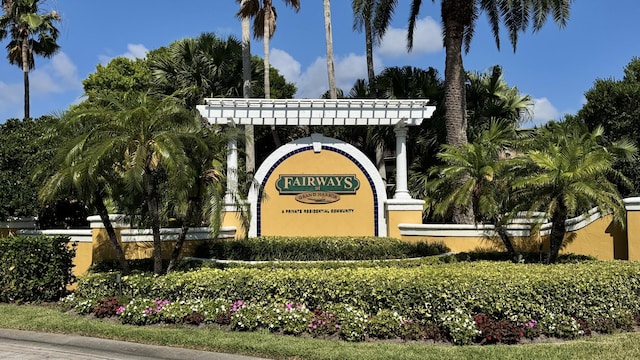 view of community / neighborhood sign