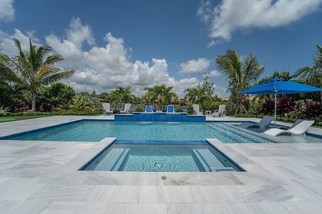 132 Steeple Cir, Jupiter, FL 33458 - view of swimming pool featuring a patio area and a pool with connected hot tub