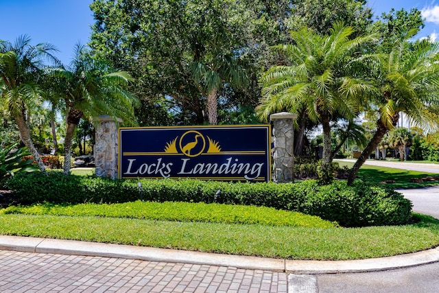 8005 SW Yachtsmans Dr, Stuart, FL 34997 - view of community / neighborhood sign