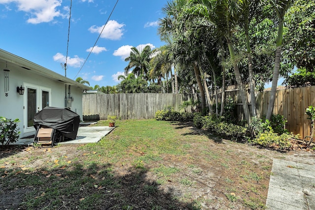 view of yard featuring a fenced backyard