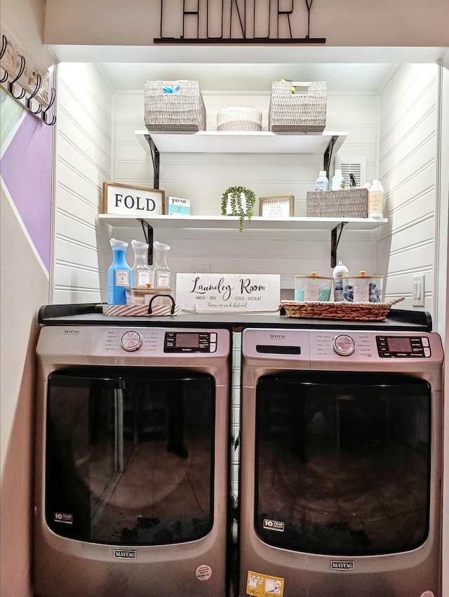 380 Laurie Rd, West Palm Beach, FL 33405 - laundry room with washer and dryer