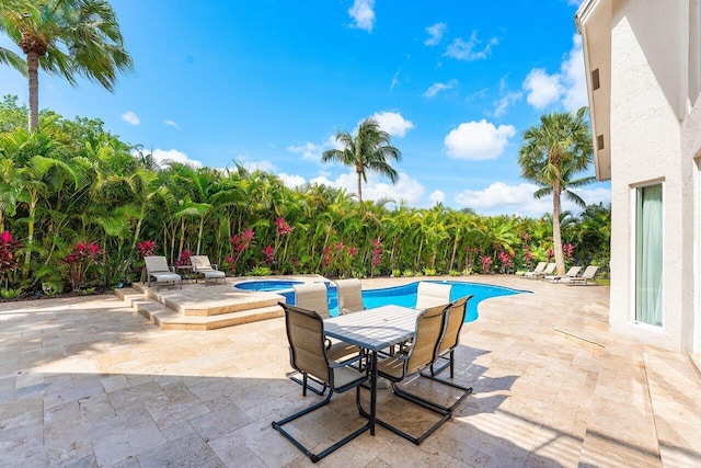 17906 Aberdeen Way, Boca Raton, FL 33496 - outdoor pool with an in-ground hot tub and a patio