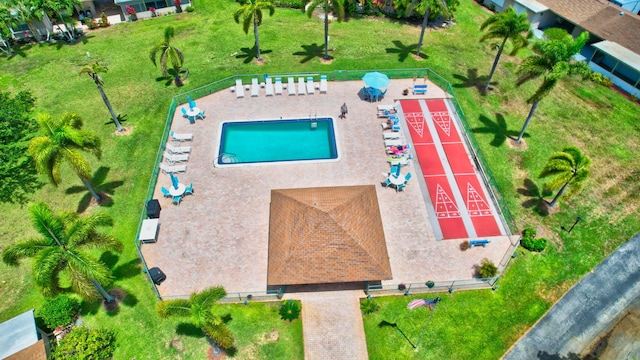 124 Mockingbird Ln Unit 124, Delray Beach, FL 33445 - drone / aerial view of a pool
