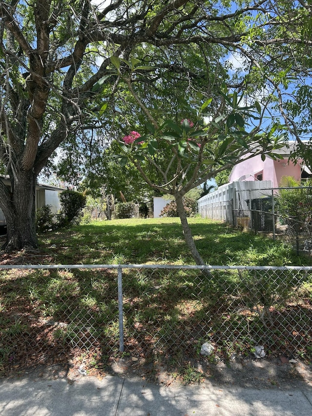 505 N F St, Lake Worth Beach, FL 33460