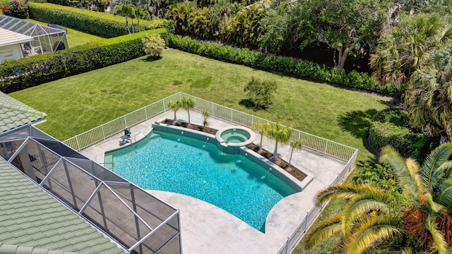view of swimming pool featuring a pool with connected hot tub