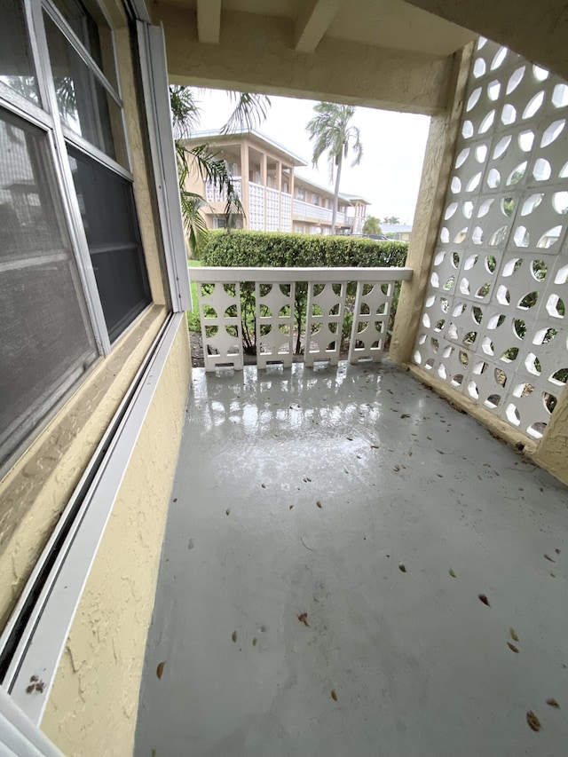 view of patio / terrace with covered porch