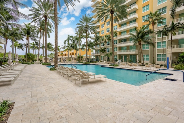 625 Casa Loma Blvd Unit 1103, Boynton Beach, FL 33435 - pool featuring a patio area