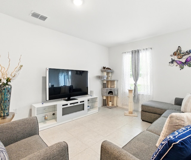 3020 SW Ann Arbor Rd, Port Saint Lucie, FL 34953 - view of tiled living room