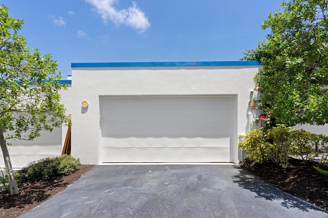 758 N St, West Palm Beach, FL 33401 - garage featuring driveway