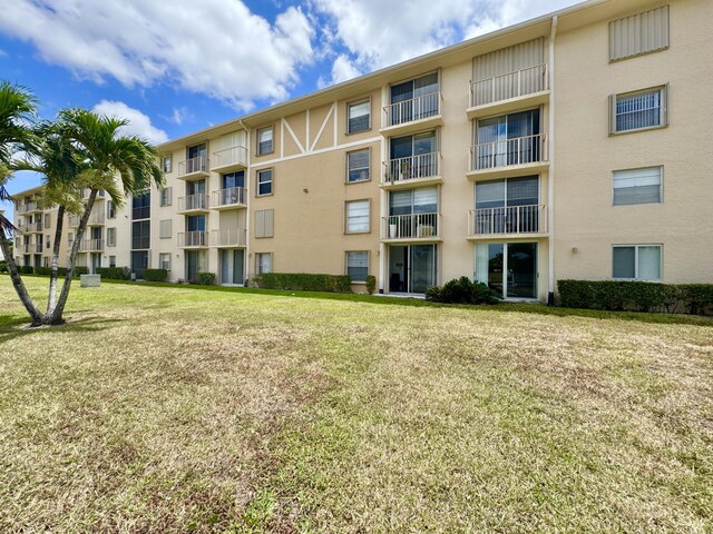 7145 Huntington Ln Unit 102, Delray Beach, FL 33446 - view of building exterior