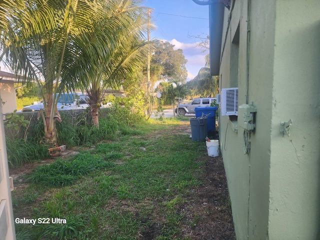 1441 W Central St, Lantana, FL 33462 - view of yard featuring a mountain view