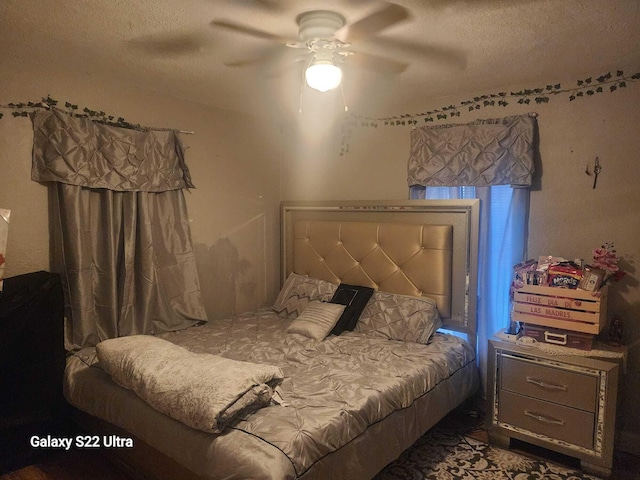 1441 W Central St, Lantana, FL 33462 - bedroom featuring ceiling fan and a textured ceiling