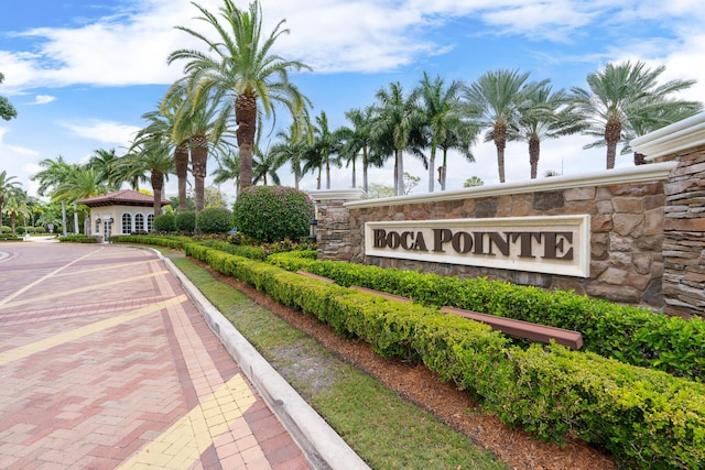 view of community / neighborhood sign