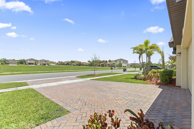 4235 Troon Pl, Fort Pierce, FL 34947 - view of patio / terrace with a residential view