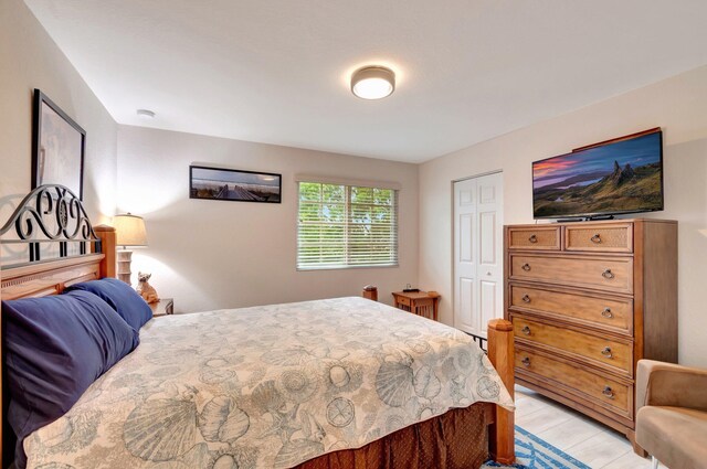 6805 Osage Cir, Greenacres, FL 33413 - bedroom with a closet